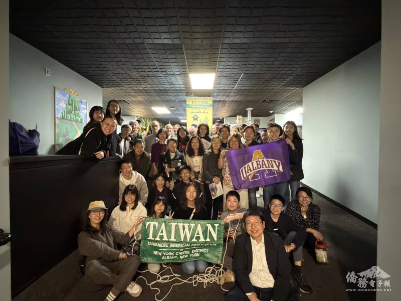 會後觀眾紅著眼眶大合照