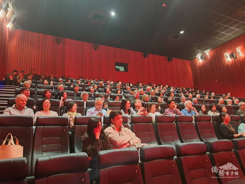 現場聚集180多位臺灣僑胞與德國家人、朋友，均感動不已