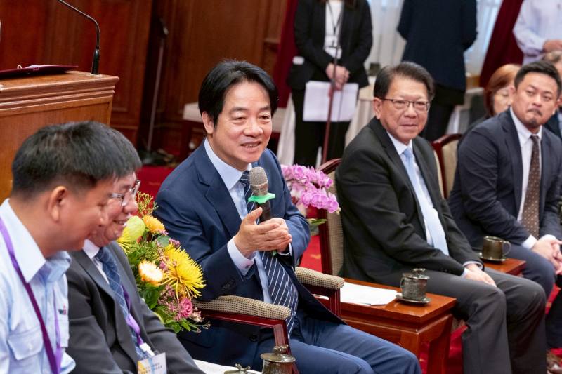 賴清德總統今30日上午接見「115年全國模範勞工、全國模範移工及其眷屬或陪同人員」
