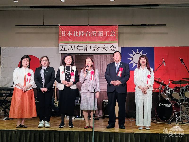 日本各地僑界獻上祝福