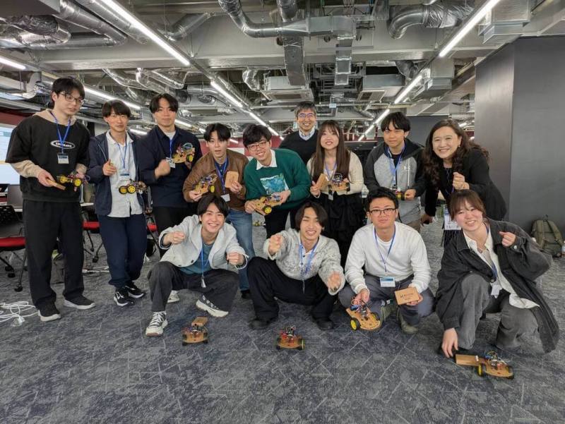 在瑞昱半導體人才培育計畫支持下，台師大師生團隊前往日本舉辦AIoT國際工作坊，分享台灣在人工智慧、物聯網及邊緣運算教育的實務經驗。（台師大提供）