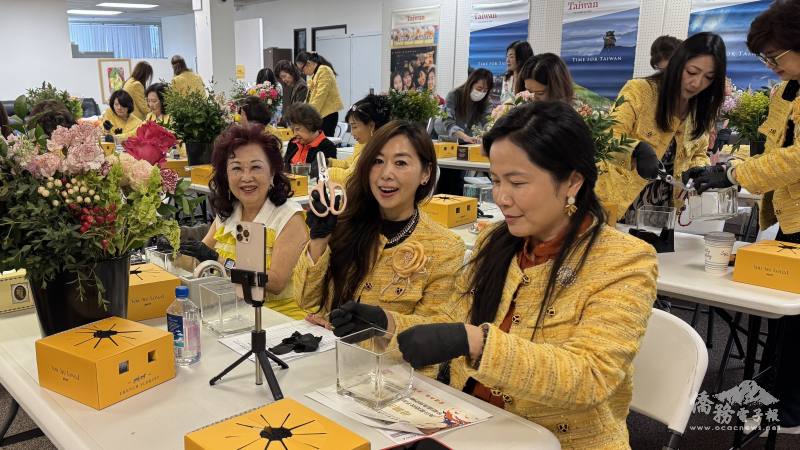 花藝設計活動為會場帶來花香與色彩繽紛的幸福感