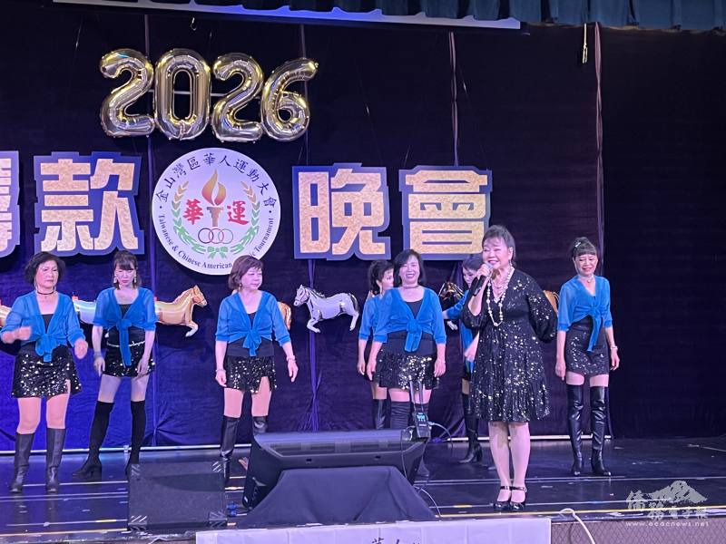 林貴香義唱排舞團隊伴舞