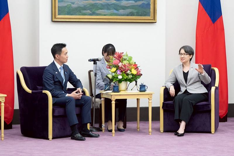 副總統與訪賓交流