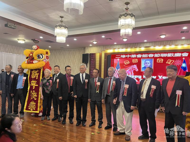 貴賓代表團向來賓賀新春