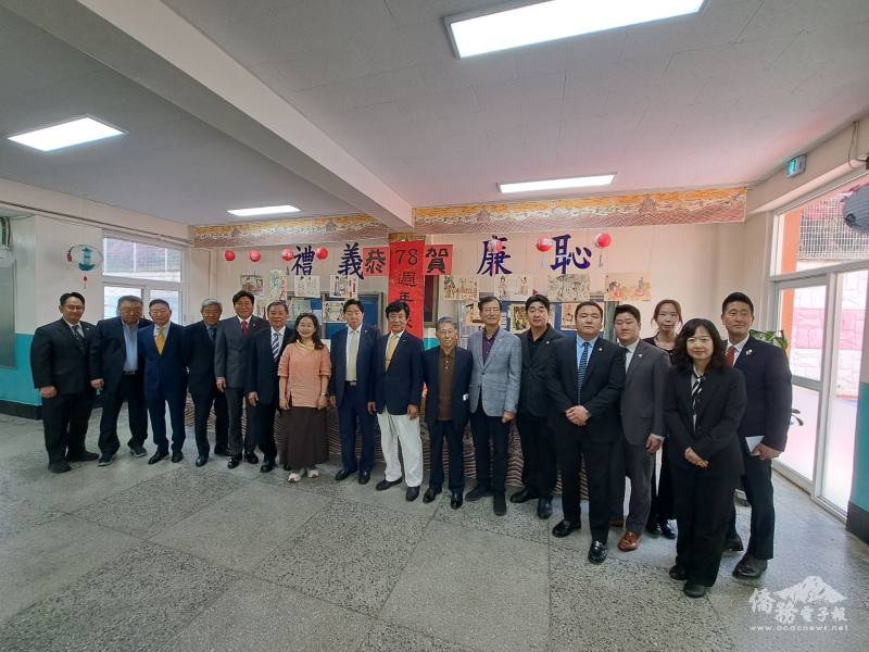 丘高偉與所有出席貴賓合影