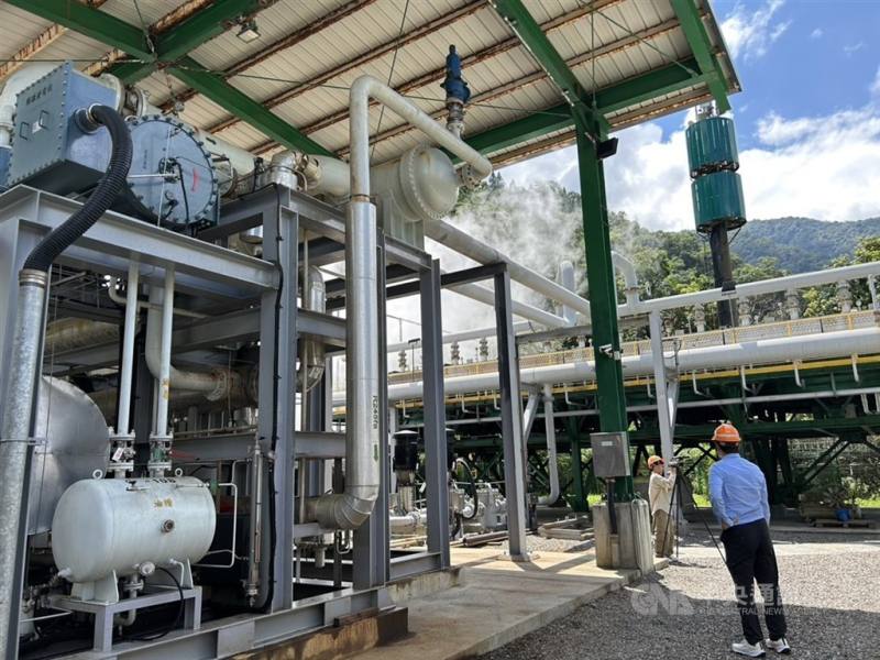 圖為仁澤地熱電廠。