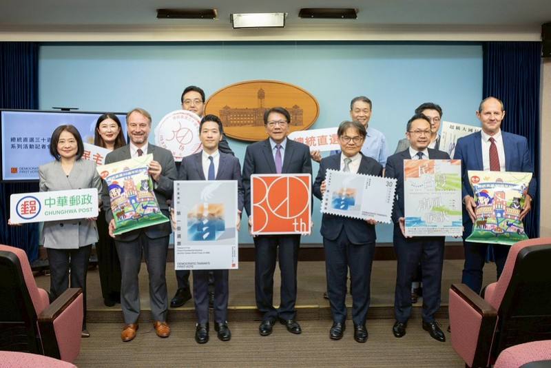 總統府7日上午召開「總統直選30週年」系列活動公布記者會，說明相關系列活動及總統府大開放參觀活動內容