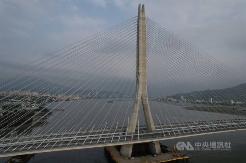淡江大橋。
