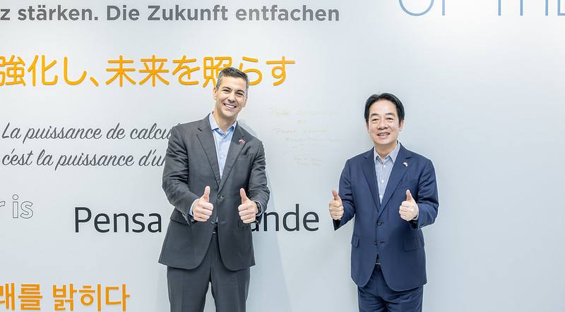 總統偕同巴拉圭總統參訪南部科學園區及國網雲端算力中心　分享臺灣科技發展經驗　促進兩國繁榮發展