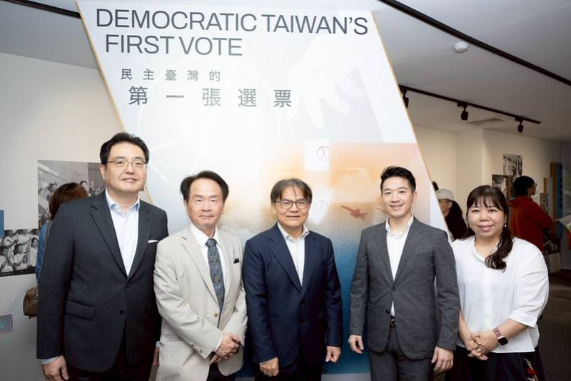 適逢今年為臺灣總統直選30週年，總統府舉辦系列活動，並以9日「總統府假日開放參觀活動」揭開序曲