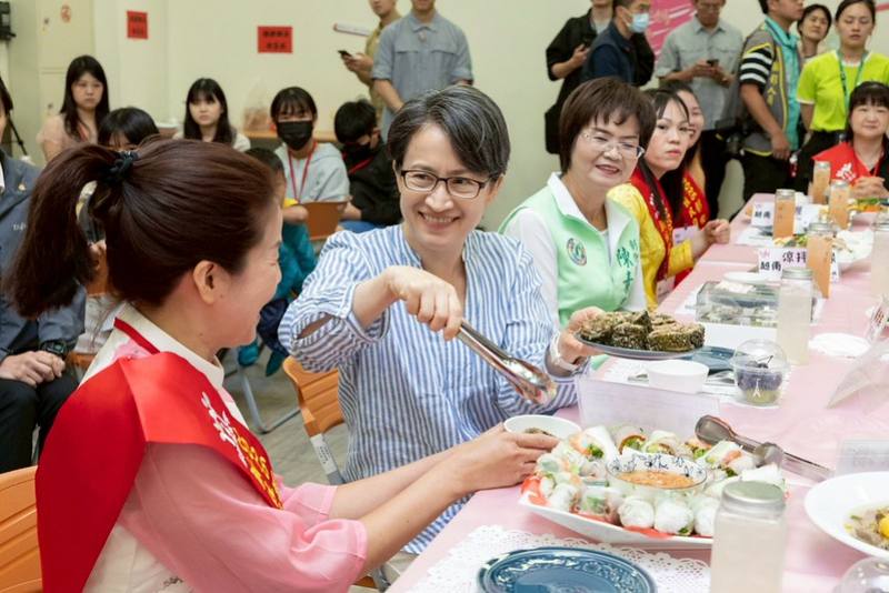 蕭美琴副總統9日上午出席「彰化家扶自強母親關懷暨母親節活動」