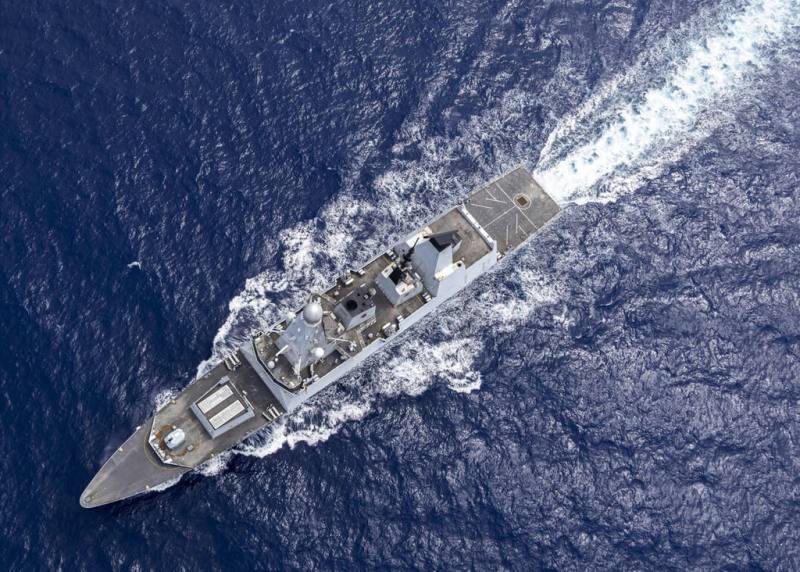 英國國防部12日表示，原本在東地中海執行防衛任務的英國海軍防空驅逐艦「龍號」已在前往中東地區途中，將為荷莫茲海峽多國安全行動待命。（英國國防部提供）