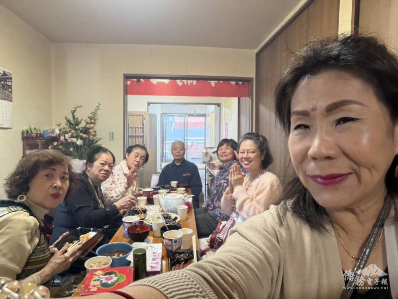 媽祖會幹部及會員於法會結束後聯繫情誼