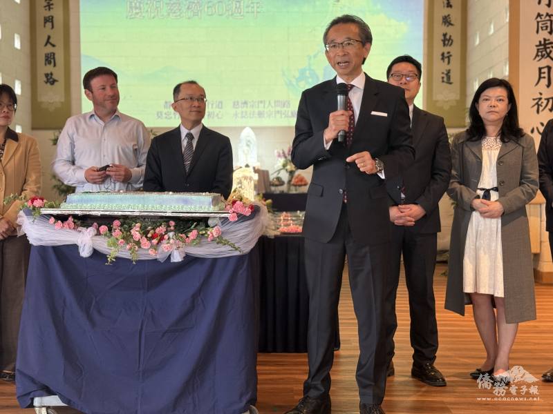 駐多倫多辦事處處長梁毅鵬肯定慈濟加東分會多年來深耕加拿大社區，並感謝慈濟志工34年來持續奉獻