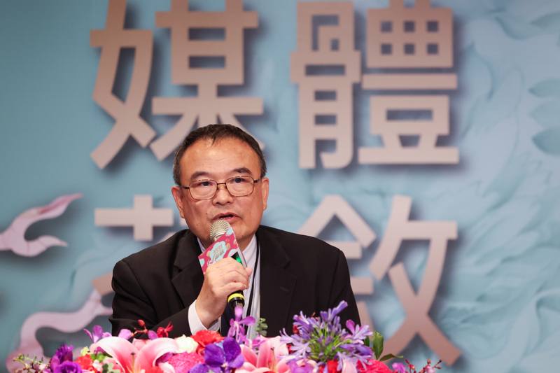 國立故宮博物院邁入101年，14日舉辦媒體茶敘，說明故宮北院正館整建工程願景，故宮院長蕭宗煌（圖）也提出未來展覽規畫。