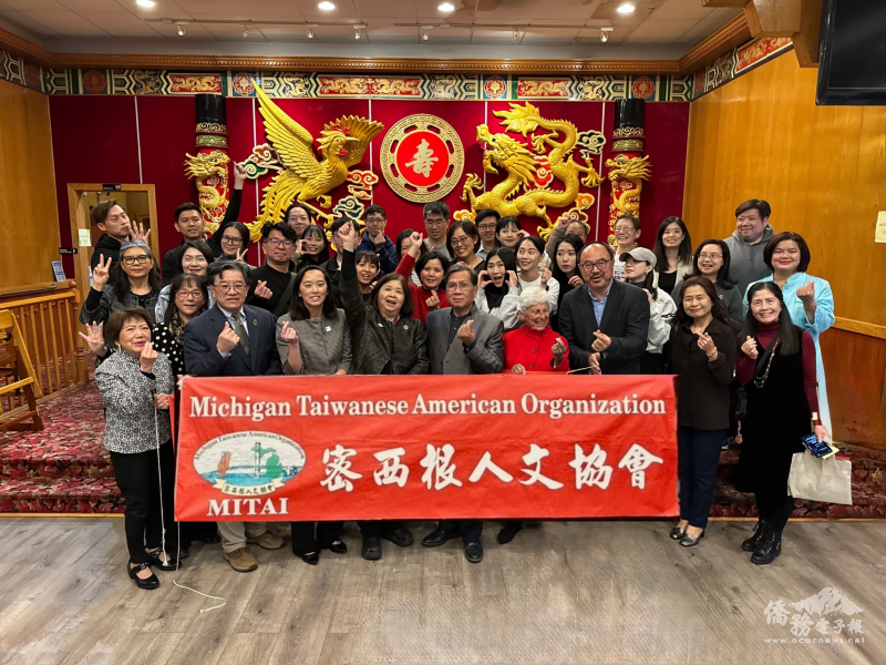 當代樂坊訪團及貴賓合影