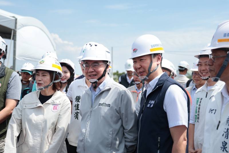 行政院長卓榮泰視察屏東科技產業園區擴區開發及招商情形