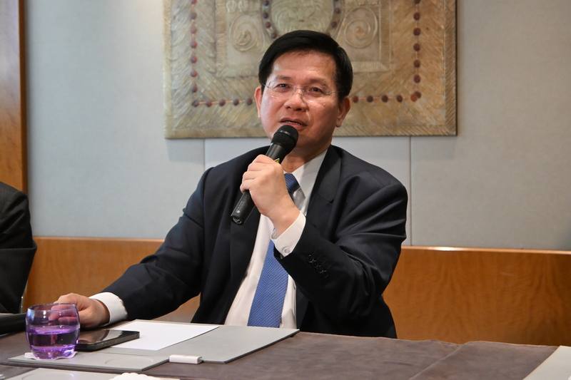 外交部長林佳龍說，參與WHO是目標，但爭取參與的過程也能讓世界看見台灣。在WHA期間許多國家的衛生醫療專家齊聚在日內瓦，不會放棄任何一次可以為台灣發聲的機會。