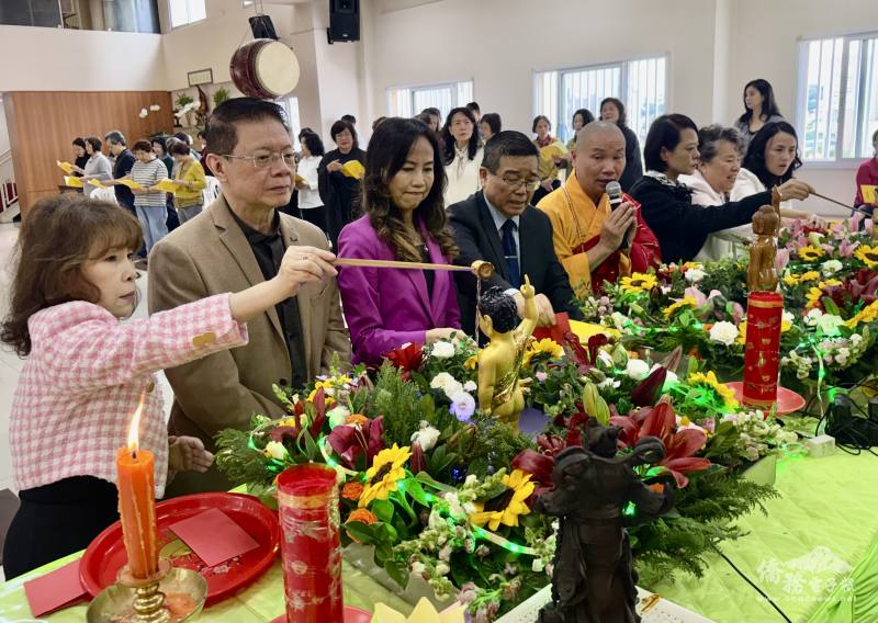 貴賓浴佛現場實況