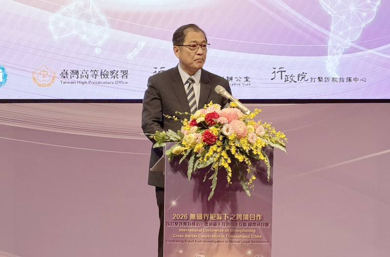 法務部20日舉辦「無國界犯罪下之跨境合作」研討會，部長鄭銘謙（圖）說，打詐今年首季財損較同期降26.9%，將推動新一輪國家洗錢、資恐及資武擴風險評估並為APG相互評鑑預作準備。