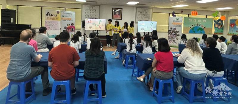 FASCA Princeton members introduce Dragon Boat Festival traditions through bilingual presentations to TCML adult learners and students.