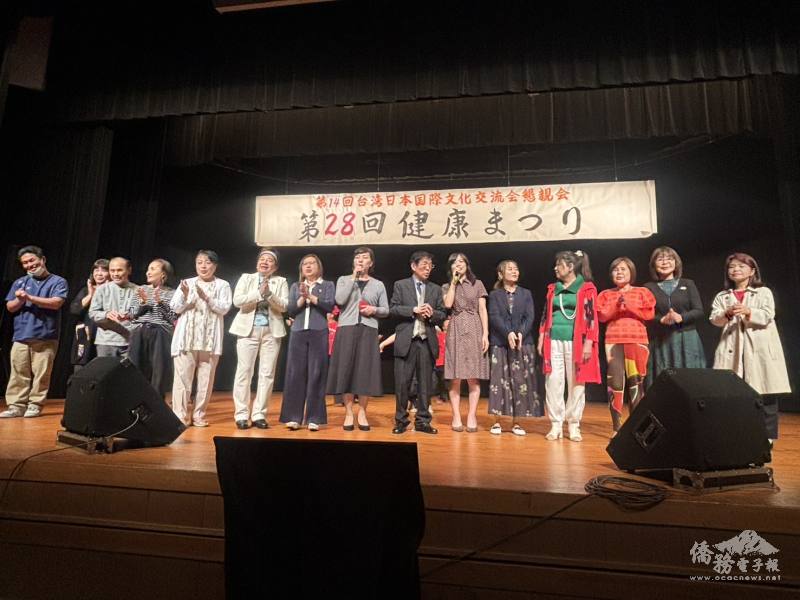 國際青年親善大使候選人林怡君帶領演唱臺日歌曲