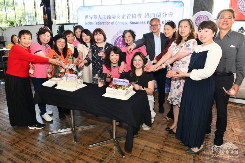 現場亦舉辦母親節暨壽星慶生活動