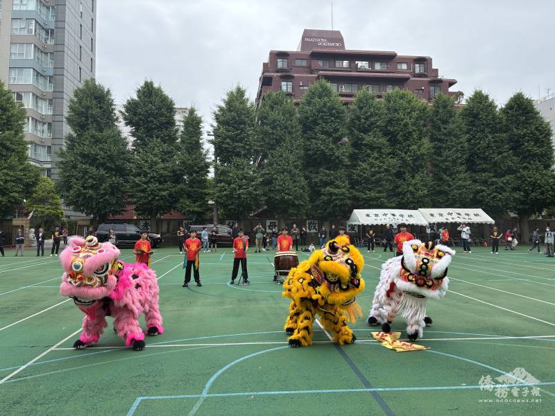 東京中華學校舞獅開場表演