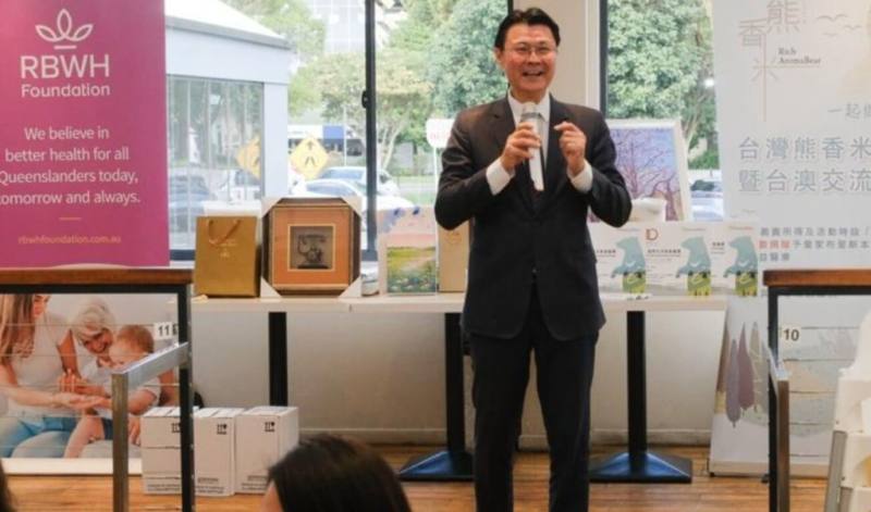 駐布里斯本辦事處長范厚祿指出，讓澳洲民眾品嚐台灣味食品，可望促進台澳經貿交流，且有助推廣台灣文化。（駐布里斯本辦事處提供）