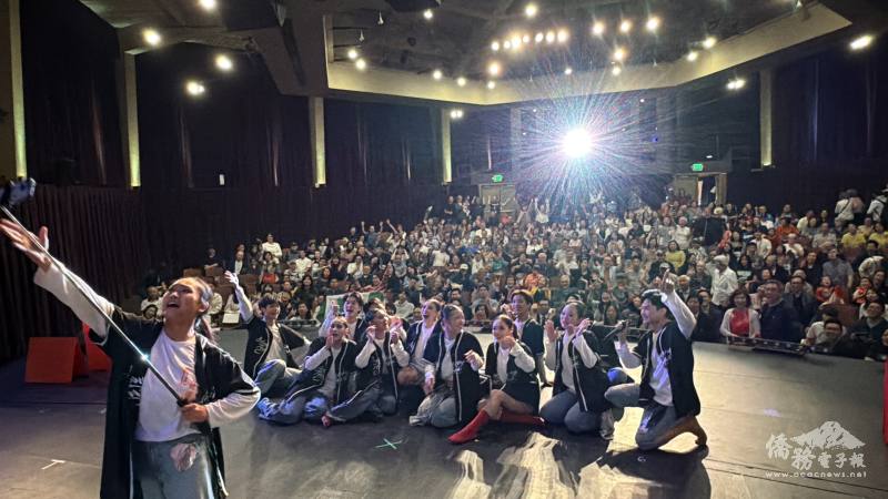 現場氣氛熱烈感人約370位觀眾坐滿會場，紛紛揮手、鼓掌回應，展現對「We Are Taiwan」演出的喜愛與支持