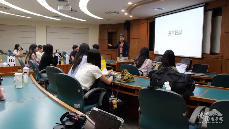 僑務委員會張皓鈞處長致詞勉勵學員
