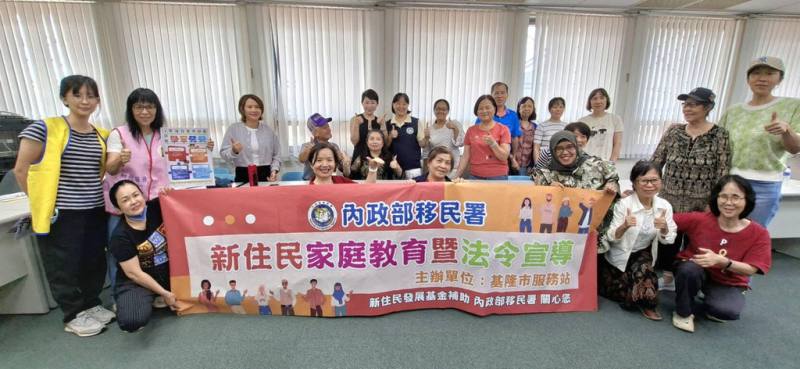 移民署27日表示，近日特別規劃AI講座，希望透過講師淺顯易懂的開講，幫助提升新住民的數位素養。（移民署提供）