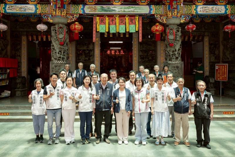 副總統前往「苗栗天后宮」參拜祈福，祈求國泰民安、風調雨順