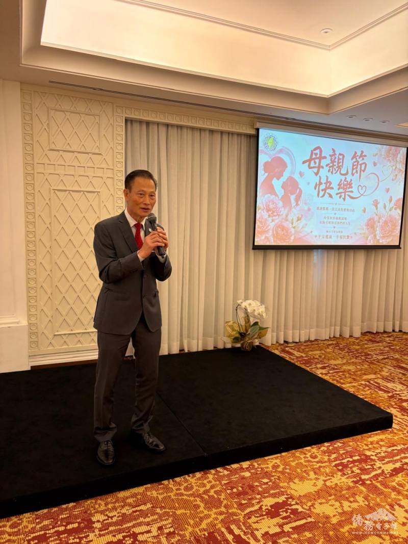 會長葉倫群說明臺灣醫療進步情形