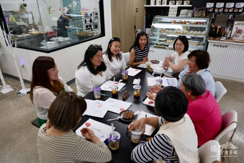 參與者在輕鬆用餐與交流中分享自身經驗，也提出對年齡增長、記憶變化、照顧家人與維持健康生活的實際疑問。