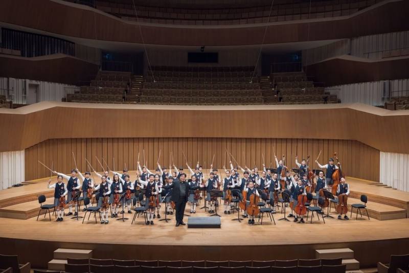 教育部於2日邀請「全國學生音樂比賽」獲得特優的團隊在國家音樂廳演出。圖為新北市新莊國小弦樂團。（教育部提供）
