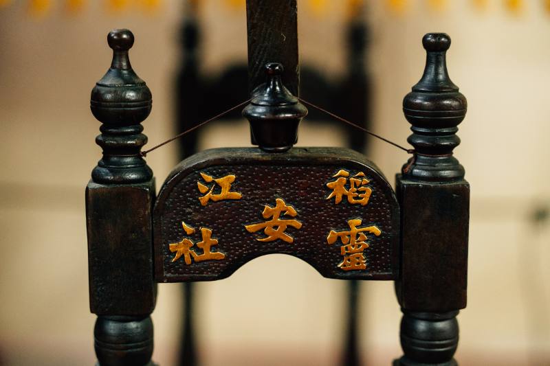 靈安社在大稻埕迎城隍時負責壓陣。攝影／張家瑋