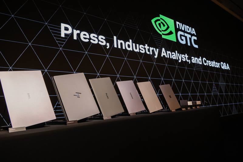 人工智慧（AI）晶片大廠輝達（NVIDIA）執行長黃仁勳2日上午於台北舉行全球媒體問答，現場展示NVIDIA RTX Spark系列筆電。