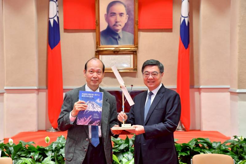 行政院長卓榮泰接見「KidWind 2026風力能源世界賽台灣代表隊」一行