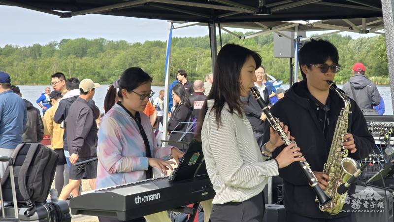 由旅荷青年音樂家劉昊滕、何神愛與李品誼組成的 Insula Reed Trio ，以悠揚樂聲為活動增添藝文氣息，獲得現場觀眾熱烈迴響