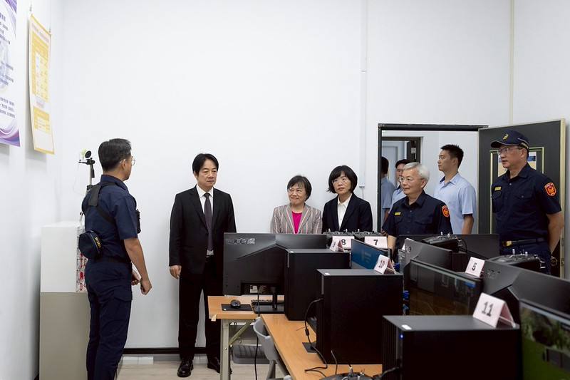 總統視察保二總隊無人機訓練中心