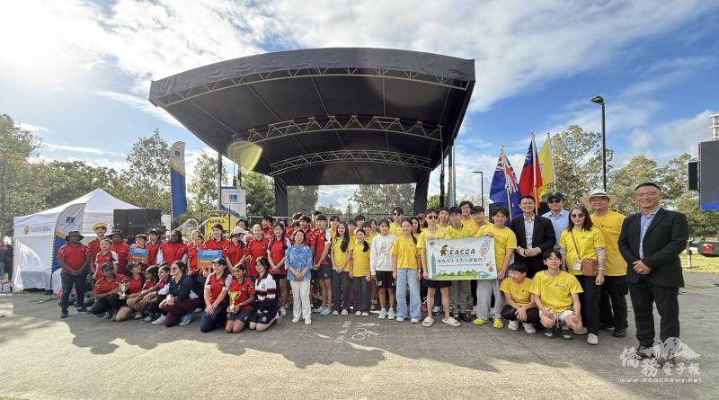 FASCA BNE(圖右)參加2026年多元文化節暨端午龍舟競賽活動，展現運動家精神獲表揚
