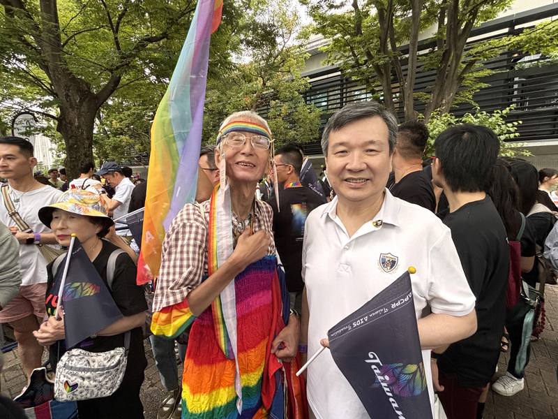 Taiwan's gay rights activist Chi Chia-wei (left) poses with Lee in the Tokyo Pride Parade 2026 on Sunday.