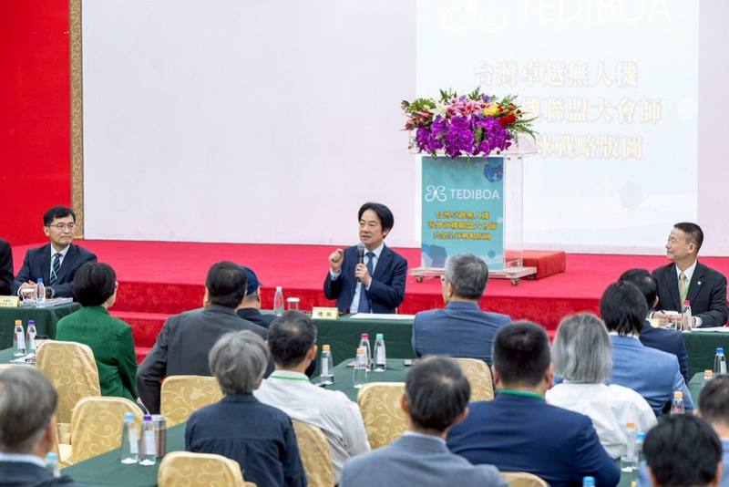 賴清德總統9日上午前往臺中出席「台灣卓越無人機海外商機聯盟大會師」
