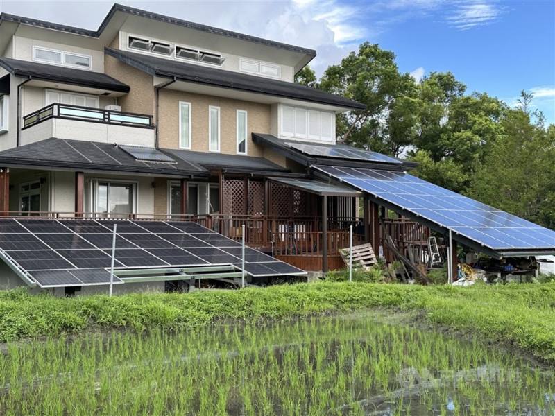 圖為台東家戶屋頂光電。