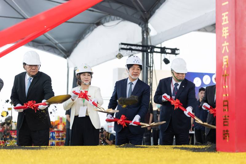 總統出席「屏東科學園區半導體供應鏈專區聯合動土典禮」