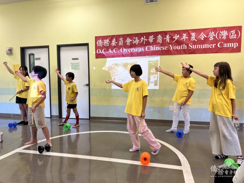 學員帶來扯鈴表演