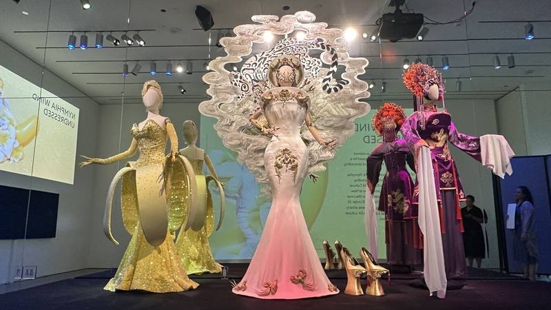 舊金山亞洲藝術博物館舉辦妮妃雅服裝特展引起廣大迴響。