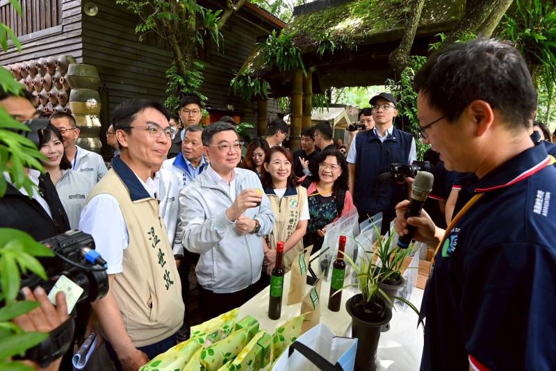 行政院長卓榮泰訪視南投水里商圈